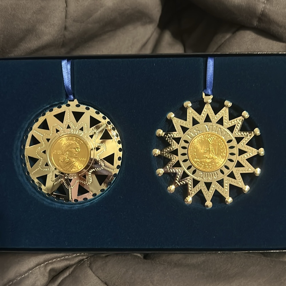 U.S. Mint Limited Edition Two Coin Ornament Set 2000 Sacagawea Dollar w/ Box